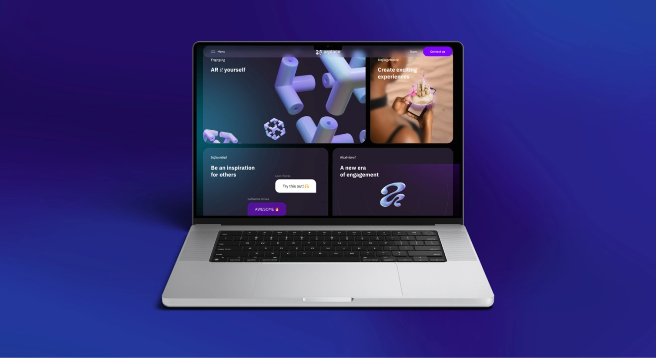 Laptop mit geöffneter Arplace-Website, auf der die Vorteile der Plattform präsentiert werden und das neue Branding zur gelltung kommt.